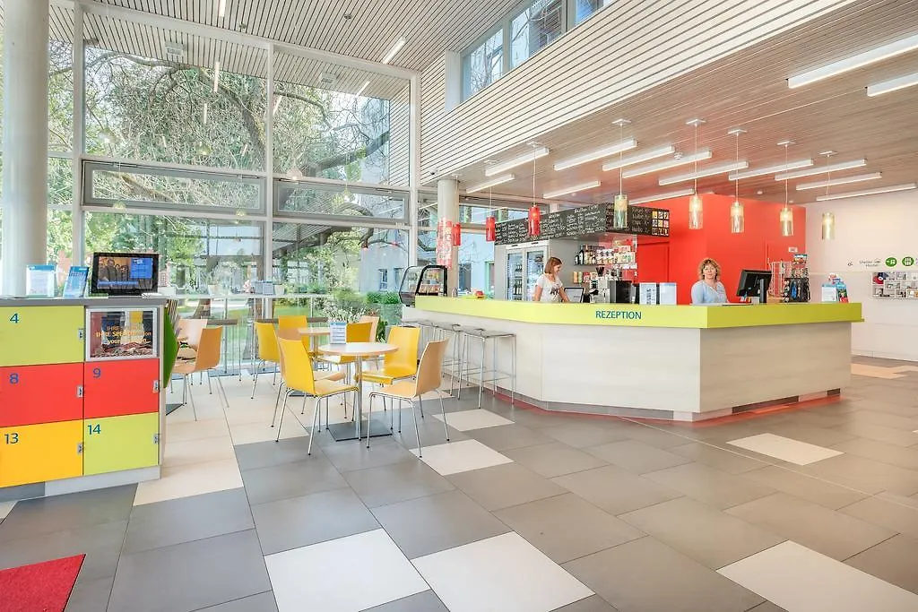 Hostel Jugendgästehaus Hauptbahnhof Berlin