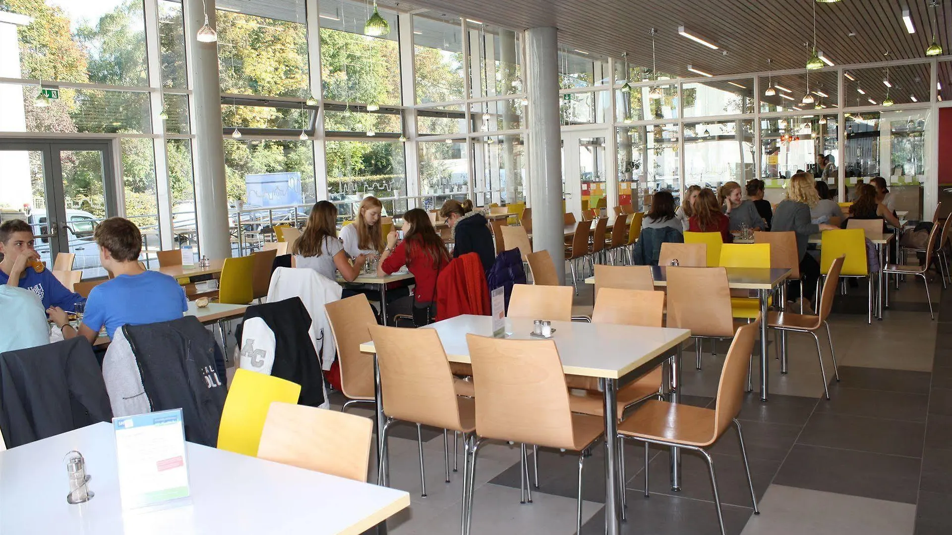 Jugendgästehaus Hauptbahnhof Berlin 0*,